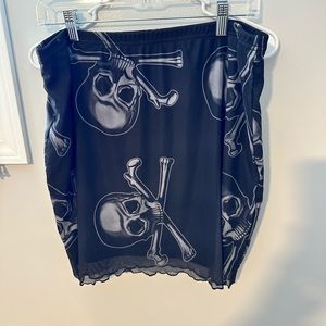 NWT - skull mini skirt